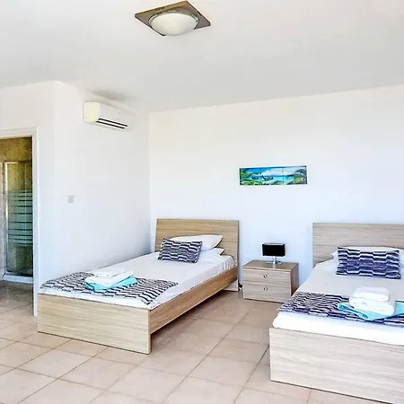 Valentina Bay Villa Peyia
