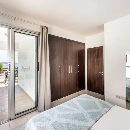 Valentina Bay Villa Peyia