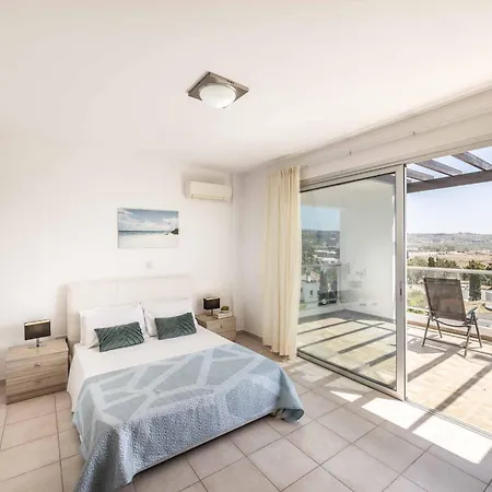 Valentina Bay * Peyia