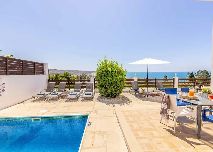 Valentina Bay Pégeia